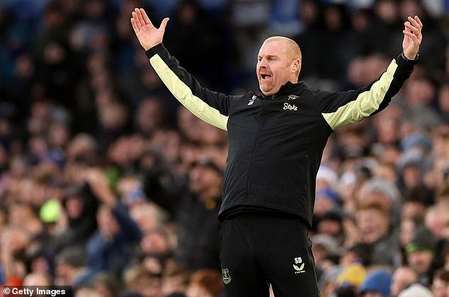 98398025-14714433-Sean_Dyche_pictured_here_in_December_before_his_Everton_sacking_-m-2_1747291824971.jpeg