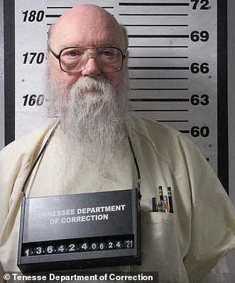 98673895-14741401-Oscar_Franklin_Smith_75_was_killed_by_lethal_injection_on_Thursd-a-44_174796427968.jpeg