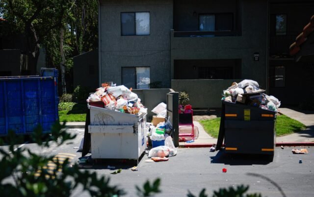 EBT-L-GARBAGE-0711-1.jpg