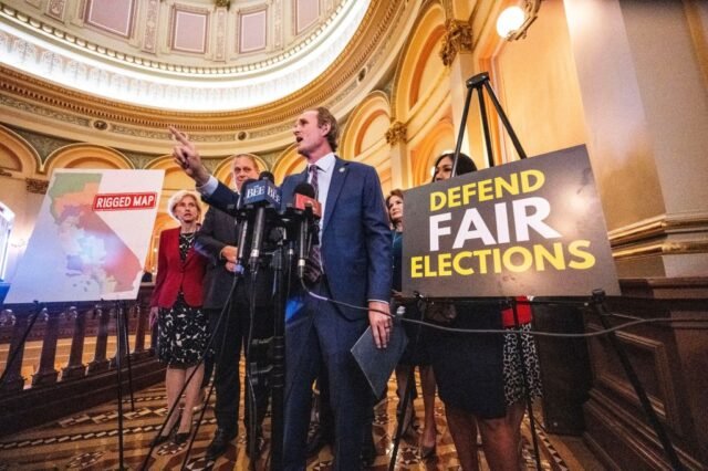 OCR-L-REDISTRICTING-0820-01.jpg
