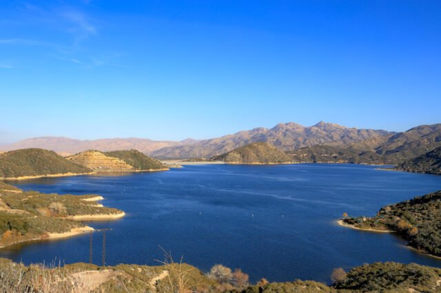 harmful-algae-bloom-silverwood-lake.jpg