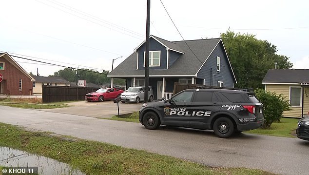 101718951-15057951-Police_in_Houston_said_the_the_unidentified_11_year_old_was_play-a-19_17568170598.jpeg