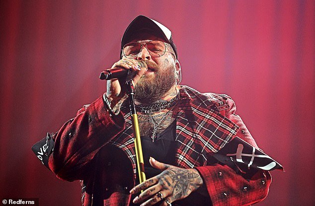 101991109-15082597-Grammy_nominated_singer_Teddy_Swims_pictured_will_headline_this_-a-2_175746618144.jpeg