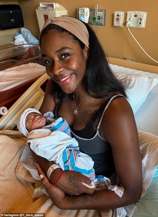 101992705-15082897-Cheyenne_Parker_Tyus_gave_birth_to_her_son_Joshua_on_July_1_and_-a-33_17574687987.jpeg