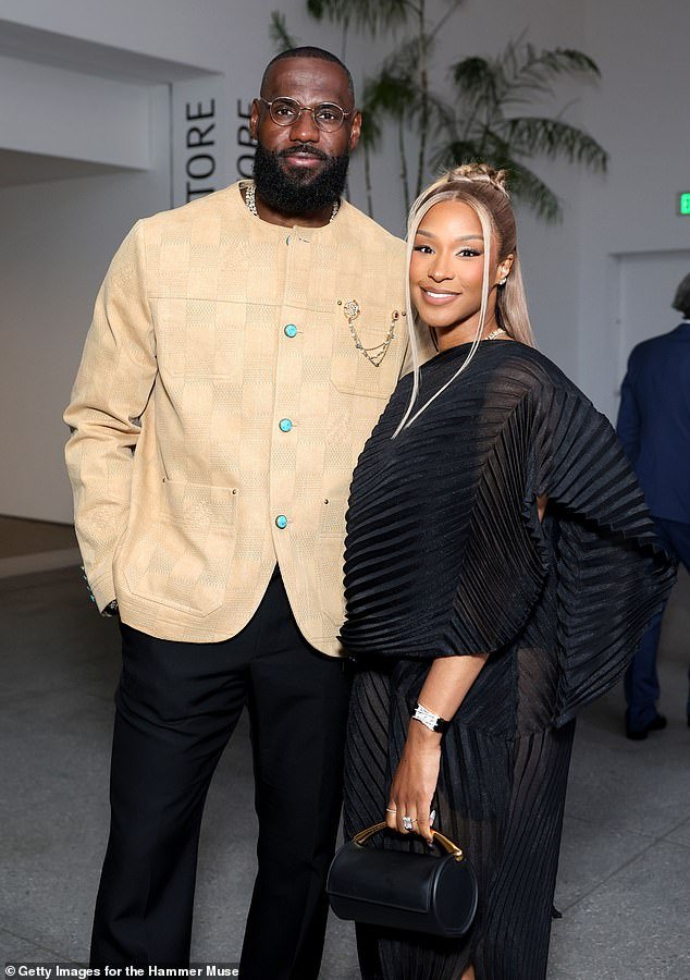 102282539-0-LeBron_James_and_his_wife_Savannah_have_been_together_since_high-m-17_1758286970743.jpg