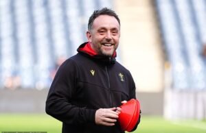 O novo poço de Steve Tandy Wells, segunda peça Matt Sterat com Liam Williams Newcastle Red Bulls