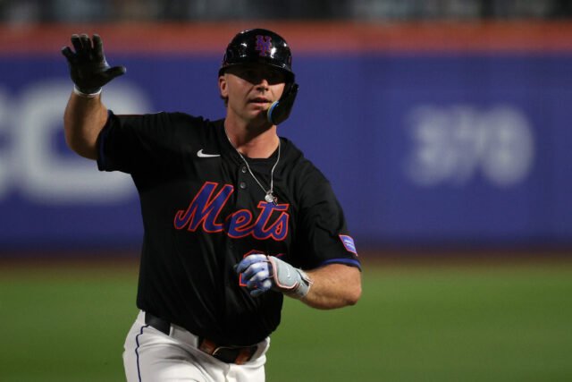 1756874298_new-york-mets-infielder-pete-alonso.jpg