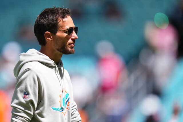 1757891305_miami-dolphins-head-coach-mike-mcdaniel.jpg
