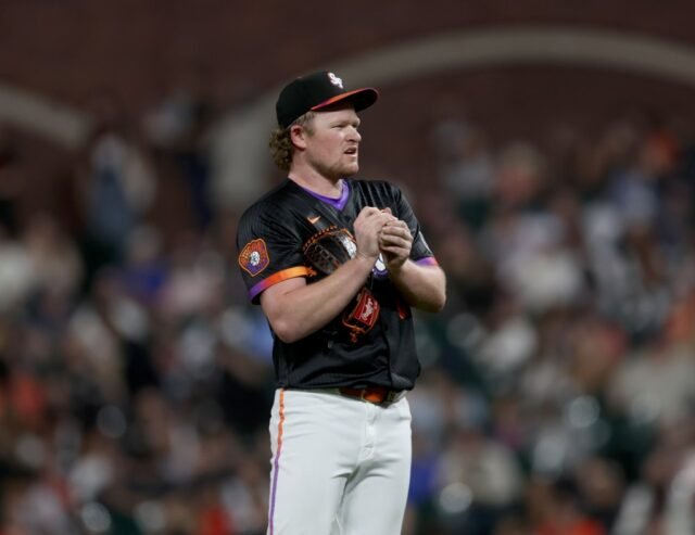 BNG-L-GIANTS-0924-3.jpg