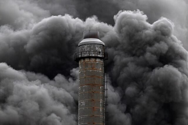 EBT-L-REFINERYFIRE-0202-17.jpg