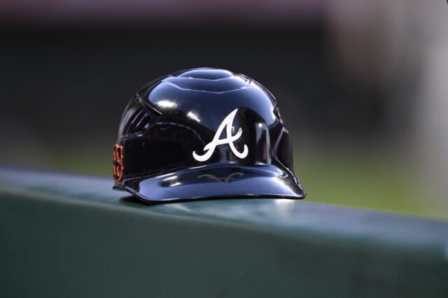atlanta-braves-helmet.jpg