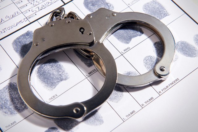 handcuffs-13-3-1-16-1-3-1-6.jpg