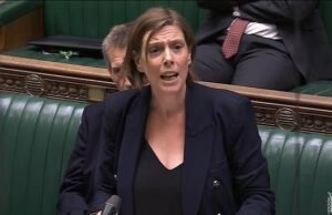 A pressão aumenta sobre Jess Phillips enquanto as vítimas alertam que a investigação sobre gangues fracassará se o ministro do Trabalho não for demitido