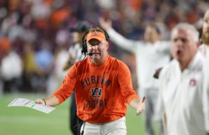 Hugh Freeze diz que o endosso público de Auburn AD John Cohen será ‘enorme’ em derrapagem