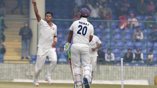 28_Ranji_Trophy_01_02_Delhi.jpg