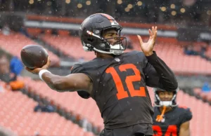 Sanders de Shade não está conseguindo repetições práticas com os titulares dos Browns, apesar de liderar o gráfico de profundidade do QB