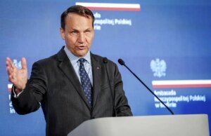 Polónia emitiu um alerta para prender Putin antes da reunião de Trump