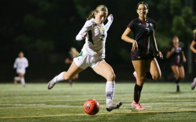 BNG-L-LEIGHSOCCER-0211.jpg