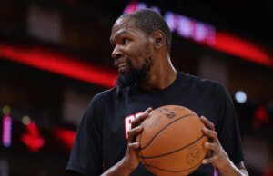 Kevin Durant, do Rockets, enfrenta fãs do Thunder na abertura da temporada