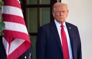 Veterano arrecadador de fundos do Partido Republicano abandona festa e destrói Donald Trump