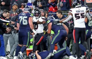 Polêmica estrela texana provavelmente enfrentará punição da NFL por ação contra Seahawks