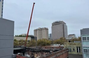 Os proprietários começam a limpeza, reconstruindo a propriedade histórica em ruínas de San Jose