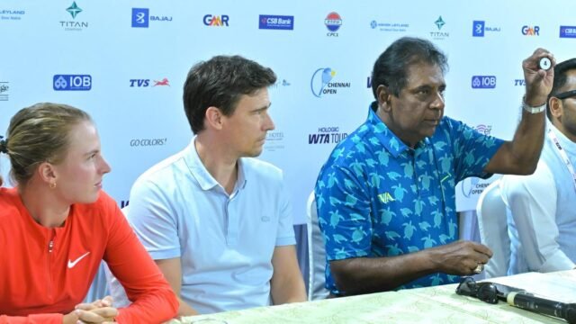 TH2620WTA.JPG