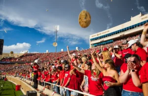 Texas Tech acabou com a tradição de lançar tortilhas após a polêmica Pocketknife vs. Kansas