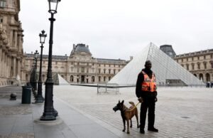 Diretor do Louvre convocado para comparecer perante legisladores franceses em meio a investigação em andamento sobre roubo de joias de valor inestimável