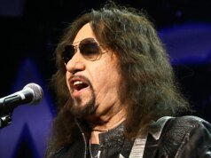 KISS lembra Ace Frehley durante o primeiro show desde sua morte