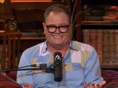 O vencedor do Celebrity Traitors, Alan Carr, pediu desculpas publicamente à melhor amiga Paloma Biswas e insistiu que se sentia mal por dentro por tê-la assassinado – antes de brincar que ele é o pai de seu filho ainda não nascido