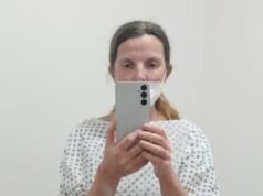 REVELADO: Como a filha distante de Sir Anthony Hopkins superou a batalha contra o câncer de intestino sem ele