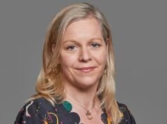 Quando Tim Davey deixa a BBC, quem concorre ao cargo mais importante da Corporação?