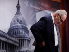 O Senado começou a aprovar medidas críticas de financiamento para acabar com a paralisação governamental mais longa da história dos EUA