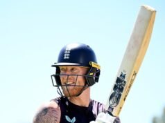 O capitão do England Ashes, Ben Stokes, critica o jornal australiano por chamá-lo de ‘capitão arrogante reclamante’ e publicar manchetes sobre o companheiro de equipe que o ‘criou’