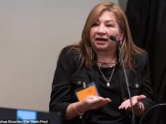 A governanta de Alex Murdoff diz que sabe que o advogado matou sua esposa e filho em um novo livro bombástico