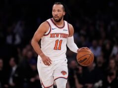 Um desastre atinge o New York Knicks quando Jalen Brunson deixa o MSG ‘com botas de caminhada e muletas’ após a derrota