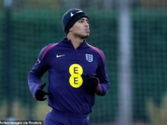 Jude Bellingham rasgado por Thomas Tuchel: o técnico da Inglaterra faz a escolha surpresa como seu número 10 para enfrentar a Sérvia, apesar da grande desistência da estrela