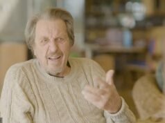 O pai de Elon Musk soa alarme nos EUA ‘devastados’ enquanto a população branca ‘se transforma em minoria’