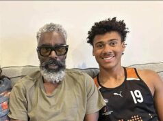 A perspectiva crescente da AFL fala sobre o luto pela tragédia familiar na cerimônia de formatura