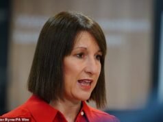 À medida que os trabalhistas eliminavam os aumentos do imposto de renda, os custos dos empréstimos no Reino Unido aumentavam e a libra afundava