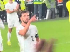 Portugal implode na Irlanda: Furiosos Bernardo Silva e Ruben Dias entram em confronto com seus próprios torcedores enquanto o técnico Roberto Martinez culpa a oposição pelo violento cartão vermelho de Cristiano Ronaldo