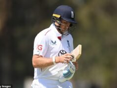 Joe Root e Harry Brook não conseguiram se preparar para o pré-Ashes em sinais preocupantes para a Inglaterra – já que o ex-técnico da Austrália Darren Lehmann se tornou o último australiano a mirar em Ben Stokes para se defender