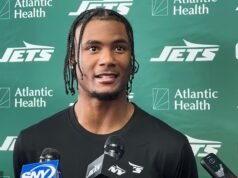 O recebedor dos Jets, Eddie Mitchell, vaiado pelos fãs pela estreia de pesadelo na derrota do New England Patriots