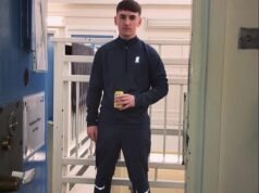 Assassinos de gangues impenitentes postam vídeos de rap se gabando de assassinatos usando drones e contrabando de drogas nas prisões