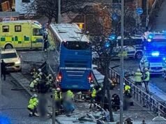 Várias pessoas morreram após serem atropeladas por um ônibus em um ponto de ônibus na Suécia