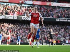 Como Alecia Russo está transformando sua fama de leoa em uma revolução no futebol de base, escreve Tara Anson-Walsh