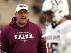 O técnico do Texas A&M, Mike Elko, pretende prorrogar o contrato de US $ 11 milhões por ano após um início histórico de 9 a 0