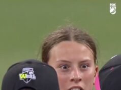 Assista ao momento viral, o astro do críquete de 16 anos tem que dizer que acaba de alcançar um feito incrível que a maioria dos jogadores persegue durante toda a carreira.