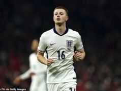 Roy Keane chamou Adam Wharton de ‘um pouco mole’ após a vitória da Inglaterra sobre a Albânia no primeiro tempo, ao enviar uma mensagem ao jovem astro